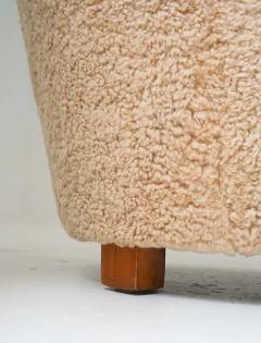 Scandinavian Mid Century Lounge Chair in Sheepskin - 2411645