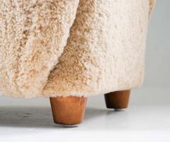 Scandinavian Mid Century Lounge Chair in Sheepskin - 2411658