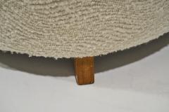 Scandinavian Mid Century Modern Sofa Upholstered in Boucl Scandinavia ca 1950s - 3184692