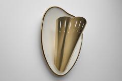 Scandinavian Modern Brass and White Lacquered Wall Lamp Sweden Mid 20th Century - 4604369