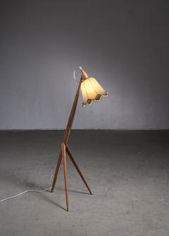 Scandinavian Modern pine tripod floor lamp - 2034368