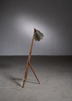 Scandinavian Modern pine tripod floor lamp - 2034370