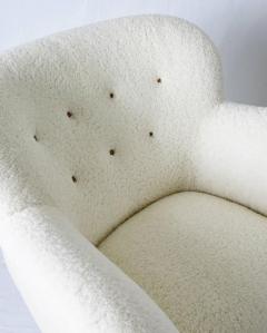 Scandinavian Sheepskin Lounge Chair - 290939