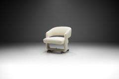 Sculptural Accent Chair with Metal Legs Europe ca 1960s - 3006933