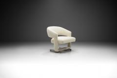Sculptural Accent Chair with Metal Legs Europe ca 1960s - 3006936