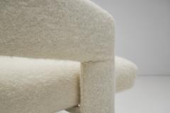 Sculptural Accent Chair with Metal Legs Europe ca 1960s - 3006943