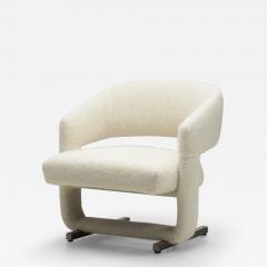 Sculptural Accent Chair with Metal Legs Europe ca 1960s - 3036210