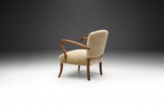 Sculptural Armchair with Curved Arms Europe ca 1950s - 2688991