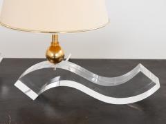 Sculptural Lucite and Brass Wavy Table Lamps - 2303888