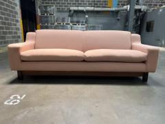 Sergio Rodrigues Brazilian Modern 3 Seat Sofa in Salmon Linen Hardwood Sergio Rodrigues 1960 - 3187108