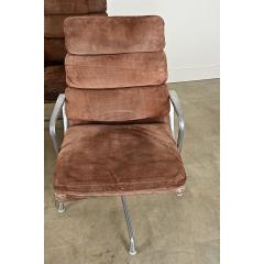 Set of 4 Eames Soft Pad Executive Chairs - 3807598