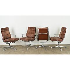 Set of 4 Eames Soft Pad Executive Chairs - 3807666