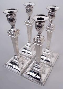 Set of 4 English Georgian Neoclassical Pillar Candlesticks 1779 - 4543692