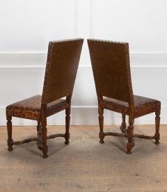 Set of Eight 18th Century Italian Walnut and Leather Dining Chairs - 4123962