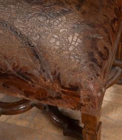Set of Eight 18th Century Italian Walnut and Leather Dining Chairs - 4123970