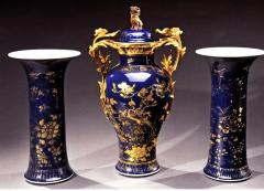 Set of Three 18th century Chinese Powder Blue Gilt Decorated Vases - 2706288