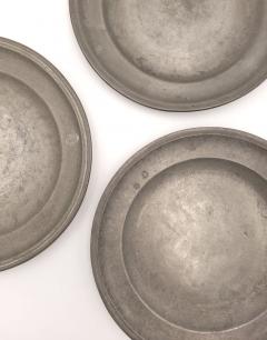 Set of Three Pewter Plates France circa 1740 or earlier - 3965615