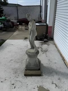 Shy Venus classical sculpture with pedestal - 4046323