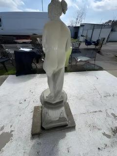 Shy Venus classical sculpture with pedestal - 4046326