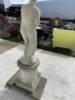 Shy Venus classical sculpture with pedestal - 4046333