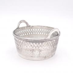 Silver Plate Basket with Glass Liner England circa 1930 - 4399299