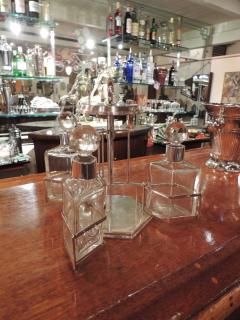 Silver and Glass Swingout Tantalus - 1418320