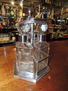 Silver and Glass Swingout Tantalus - 1418339
