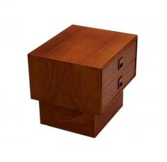Single Mid Century Danish Modern Nightstand Side Table or Cabinet in Teak - 4014391
