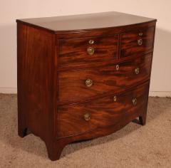 Small Bowfront Mahogany Chest Of Drawers Circa 1800 - 3860940