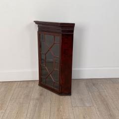 Small Georgian Corner Cabinet in Mahogany circa 1830 - 3163503