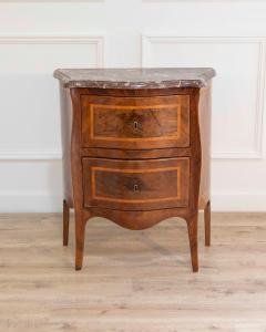 Small Italian Louis XV Period Curved Chest of Drawers in Walnut 18th Century - 4507213