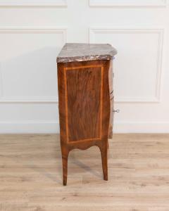 Small Italian Louis XV Period Curved Chest of Drawers in Walnut 18th Century - 4507214