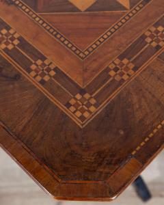 Small Italian Marquetry Table in Walnut Rosewood and Maple - 4397007