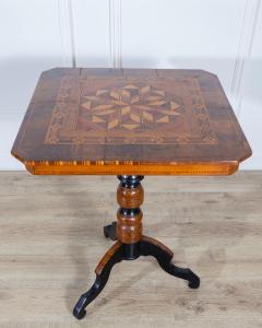 Small Italian Marquetry Table in Walnut Rosewood and Maple - 4397010