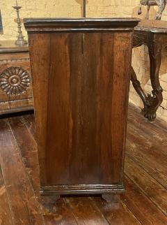 Small Italian Walnut Chest Of Drawers 17th Century - 3297822