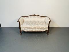 Small Louis XV Mahogany Carved Settee Sofa Floral Silk Upholstery - 3350778