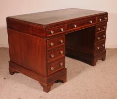 Small Mahogany Pedestal Desk 19th Century - 3720669