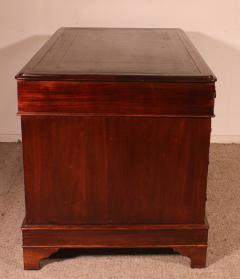 Small Mahogany Pedestal Desk 19th Century - 3720670