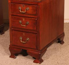 Small Mahogany Pedestal Desk From The 19 Century - 3165915