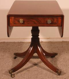 Small Pembroke Table From The Beginning Of The 19th Century In Mahogany - 2146846