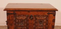 Small Spanish Walnut Chest 17th Century - 3805936