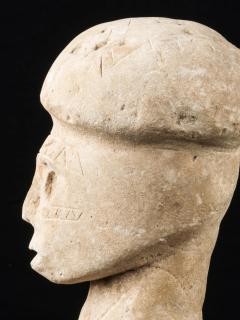 Solomon Islands Ancestors sculptured Head - 4269938
