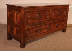 Spanish Renaissance Sacristy Buffet In Walnut Circa 1600 - 3813351