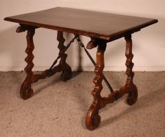 Spanish Renaissance Table In Walnut 17th Century - 3600375