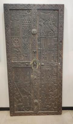 Spectacular Bamoun door end of XIX century from Sultan NJOYA Palace  - 3164421
