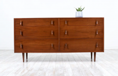 Stanley Young Mid Century Modern Walnut Dresser by Stanley Young for Glenn of California - 2480964