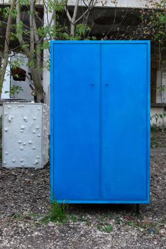 Stefan Buxbaum BLUE HOUR bright blue concrete cabinet - 3269907