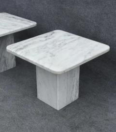 Stone International Pair of Italian Side Tables in White Marble With Grey Veining 1970s - 3605346