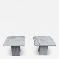 Stone International Pair of Italian Side Tables in White Marble With Grey Veining 1970s - 3610870