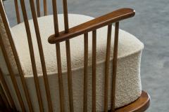 Stunning Art Deco Spindle Back Lounge Chair in Solid Wood and Boucl 1940s - 4394636